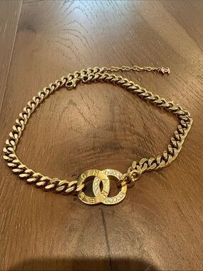 CHANEL Gold-Tone Interlocking CC Crystal Link Necklace